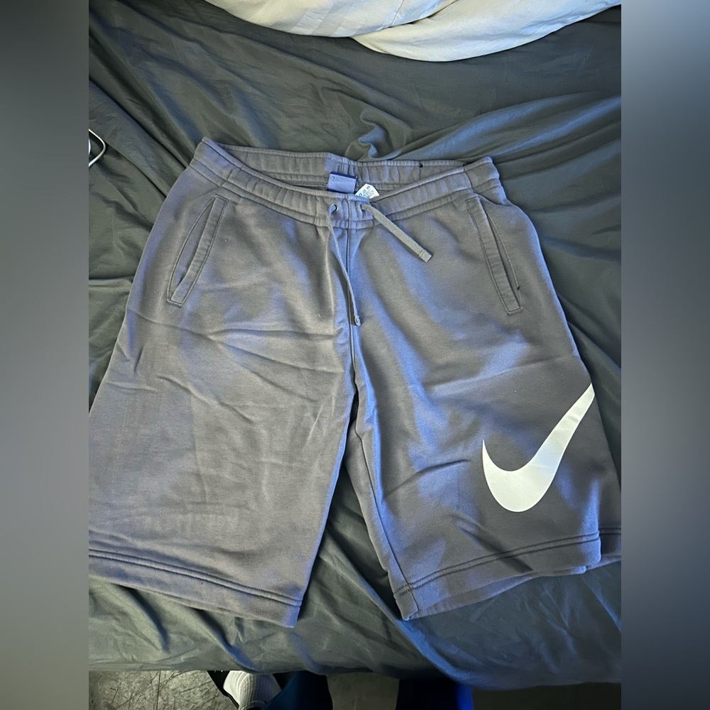 NIKE SHORTS